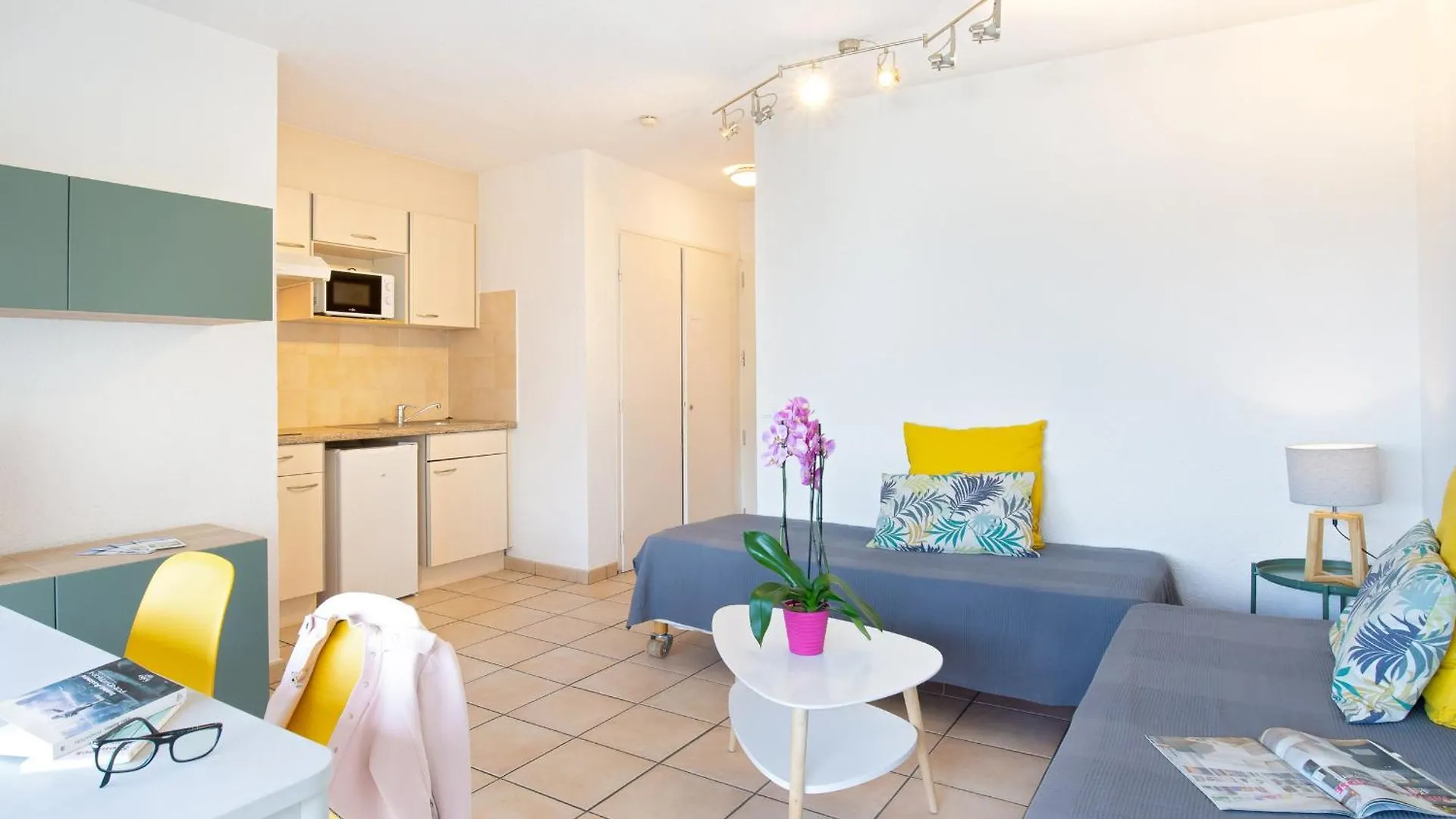 Apartment Studio 2 Pers Climatise, Proche Plage Et Commerces, Wifi - Fr-1-466A-24 Saint-Raphael