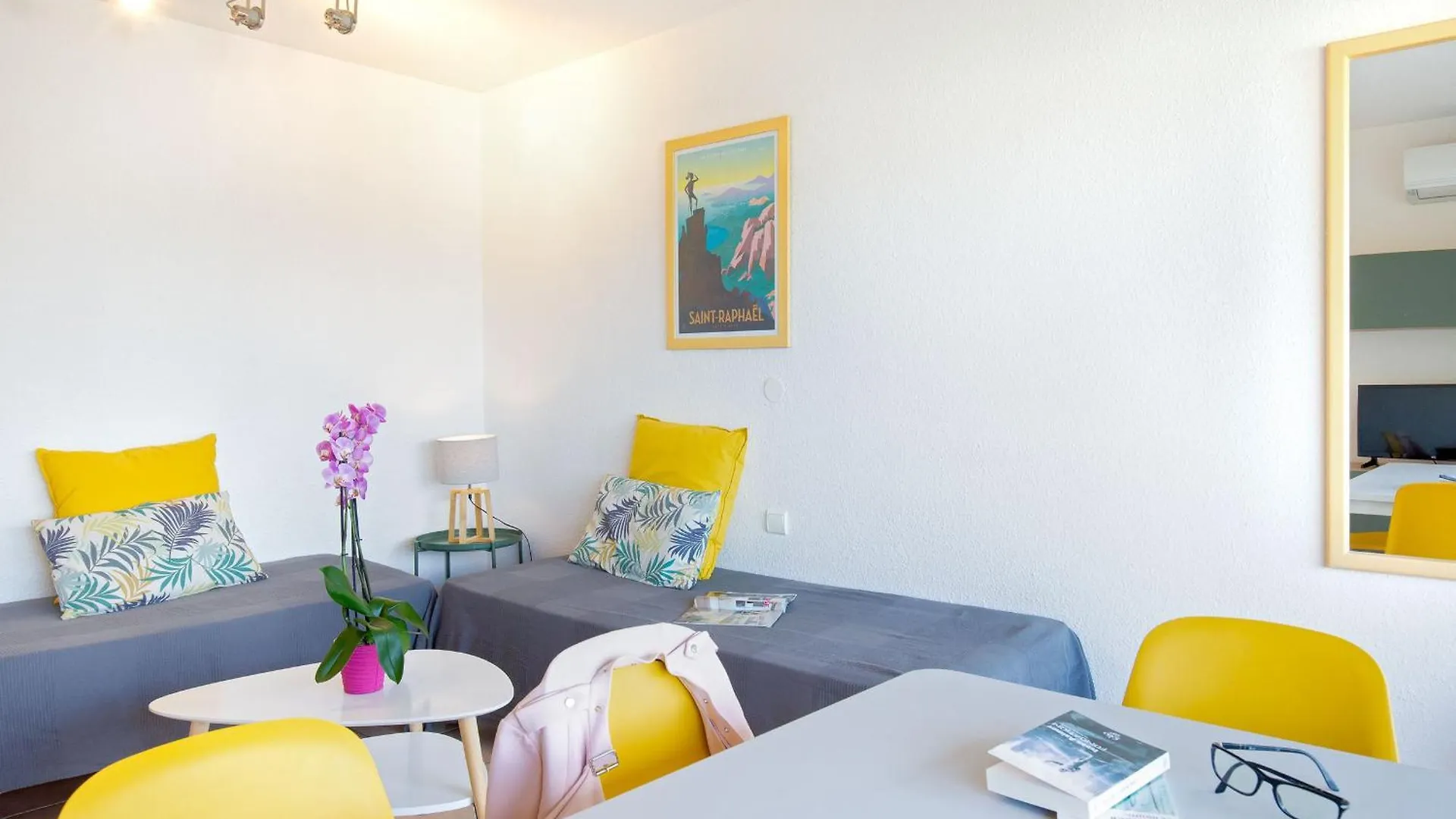 Studio 2 Pers Climatise, Proche Plage Et Commerces, Wifi - Fr-1-466A-24 Saint-Raphael  France